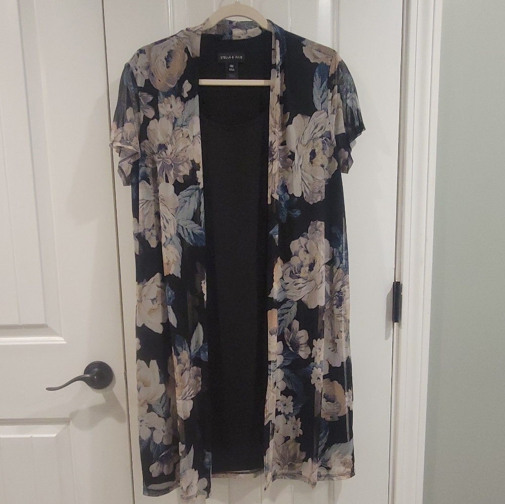 Summer casual dress. Size 14w black with light color floral pattern